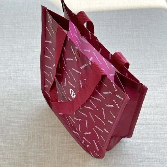 Lululemon Reusable Bag, Small, Burgundy, Holiday Edition Logo Pattern, NEW - Picture 4 of 6
